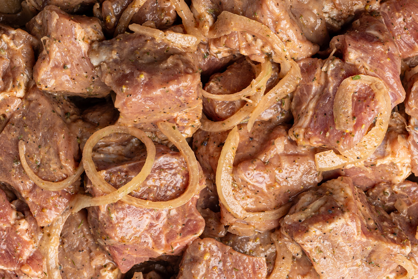 Schaschlik aus Schweinefleisch nach georgischer Art, roh und tiefgefroren