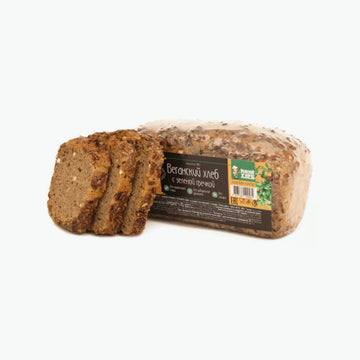 Veganes Brot mit grünem Buchweizen und Kürbiskerne, gebacken