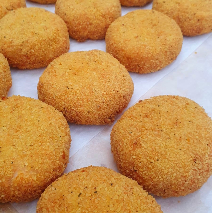 Frikadellen aus echtem Lachsfilet, frittiert