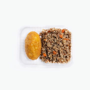 Menü: Buchweizen mit Hähnchenfrikadelle „Kiev Art“