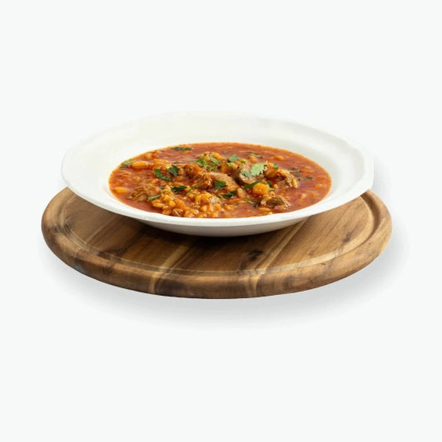 Scharfe kaukasische Suppe "Chartscho", handgemacht