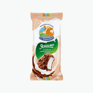 Vanille-Plombir-Eis Escimo in Glasur mit Haselnus