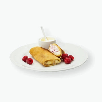 Blinis mit Quark und Himbeeren Füllung, handgemacht
