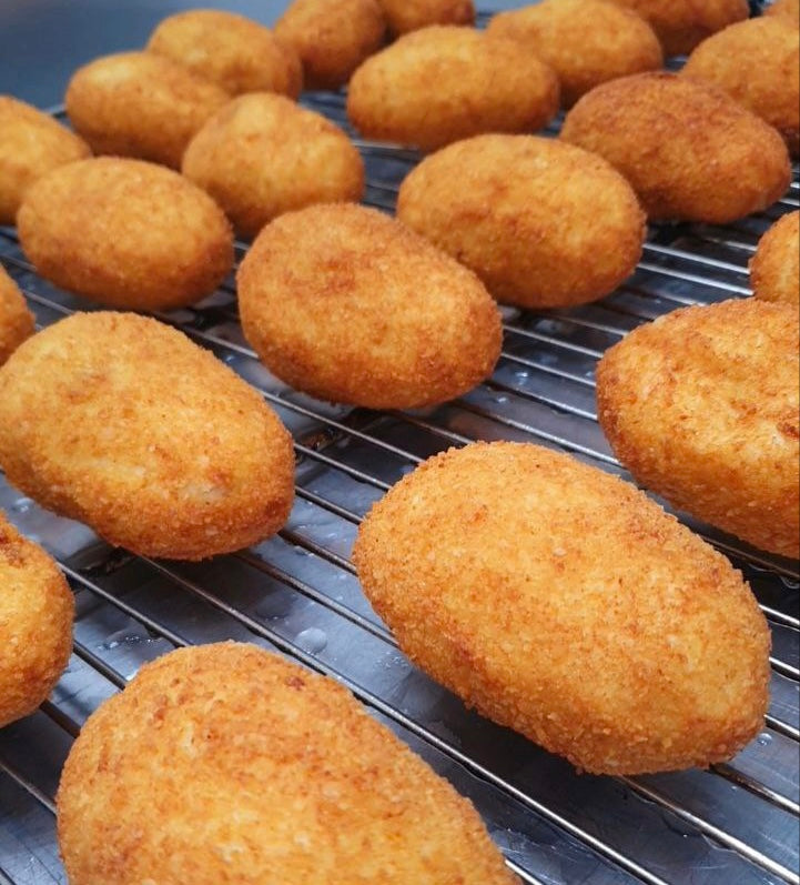 Hähnchenfrikadellen Kiew Art gebraten online kaufen – saftig &amp; würzig ...