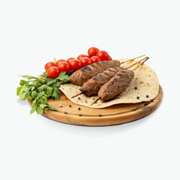 Lula Kebab nach Kaukasischer Art, aus Schwein- und Rindfleisch handgemacht