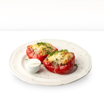 Bell pepper half with minced meat filling