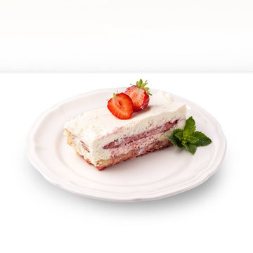 Strawberry tiramisu, frozen