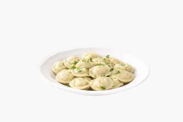 Vegetarische Pelmeni mit Gemüse und Pilzen